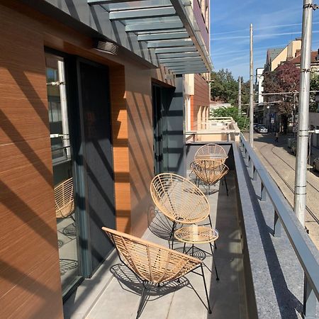 Tokiyo: A Lovely City Center 2 Bedrooms Apartment With Private Parking Szófia Kültér fotó