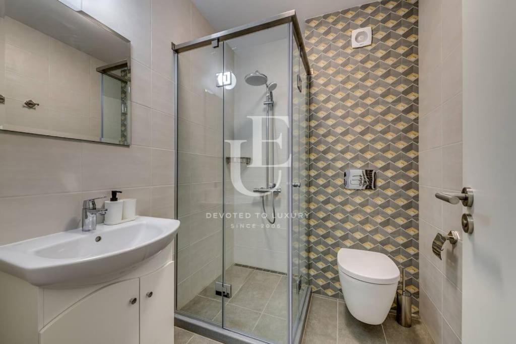 Tokiyo: A Lovely City Center 2 Bedrooms Apartment With Private Parking Szófia Kültér fotó