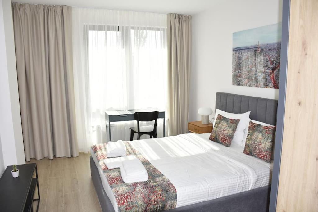 Tokiyo: A Lovely City Center 2 Bedrooms Apartment With Private Parking Szófia Kültér fotó